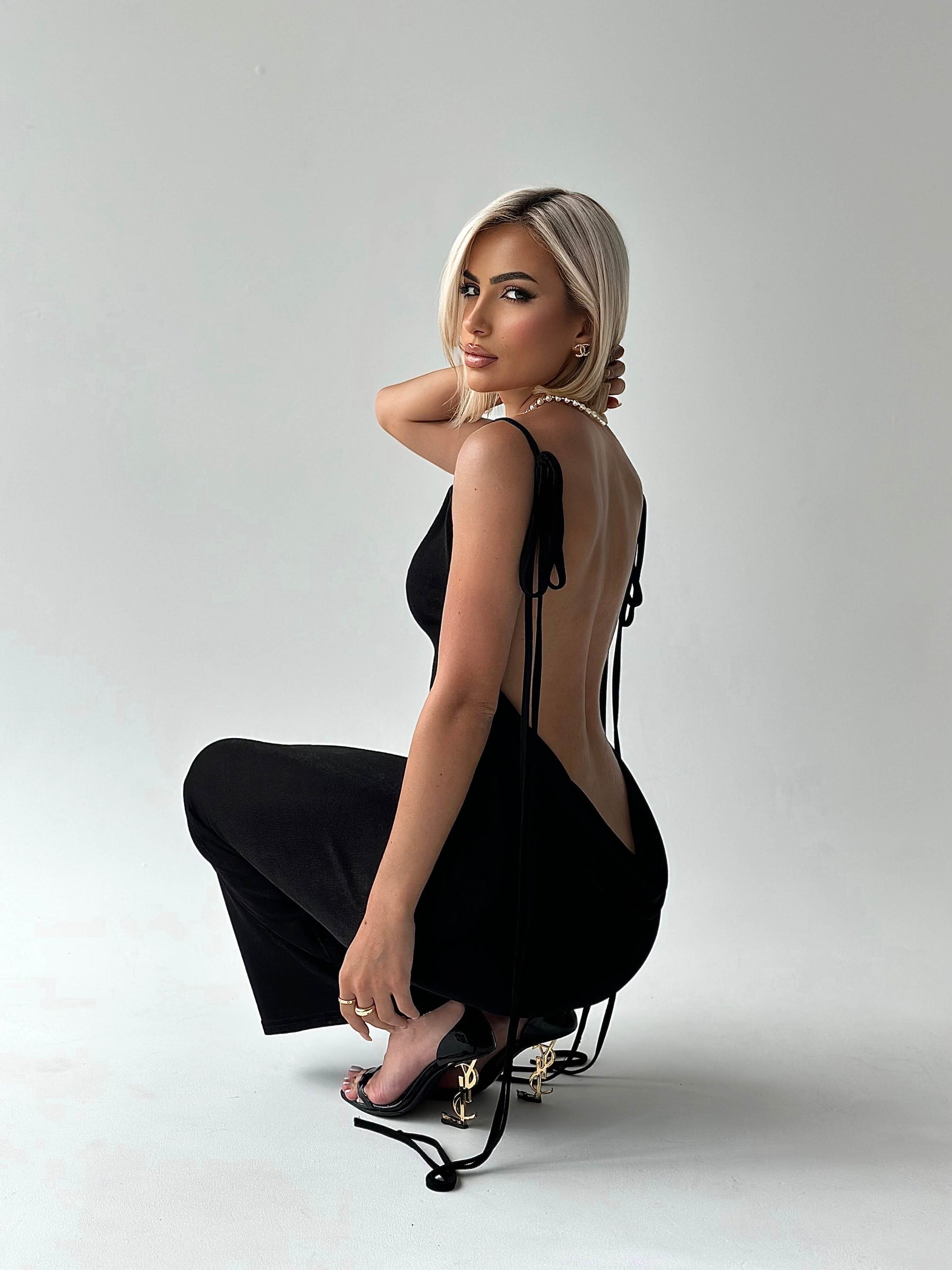 Serenity Backless Maxi Dress - Mainovoo.